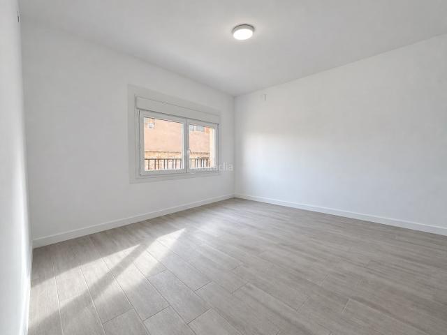 Piso en venta en Espluga de Francolí L´. *Segunda planta totalmente reformada, con tres dormitorios y trastero incluido*. Pisos Espluga de Francolí.