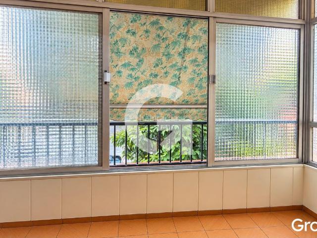 Piso en venta en Esplugues de Llobregat, Can Vidalet. EXTERIOR CON ASCENSOR Y BALCON. Pisos Esplugues de.