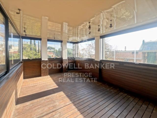 Piso en venta en Esplugues de Llobregat, Finestrelles. Piso en venta en Finestrelles con 2 plazas de parking y piscina comunitaria. Pisos Esplugues de.