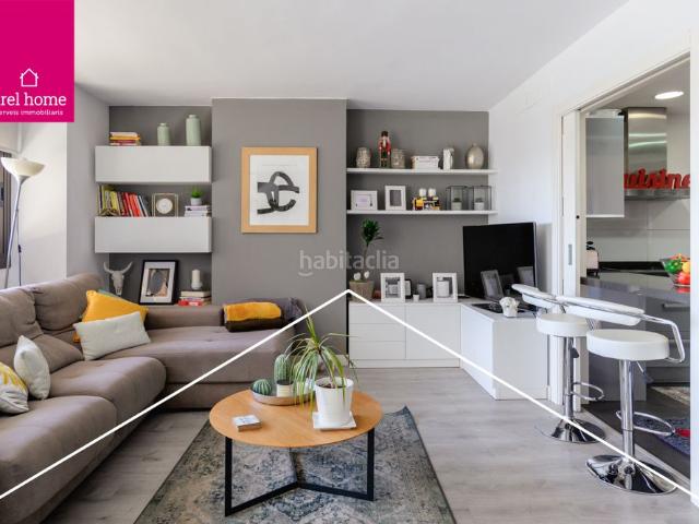Piso en venta en Esplugues de Llobregat, La Plana. Exclusiva vivienda totalmente exterior con impresionantes vistas. Pisos Esplugues de.