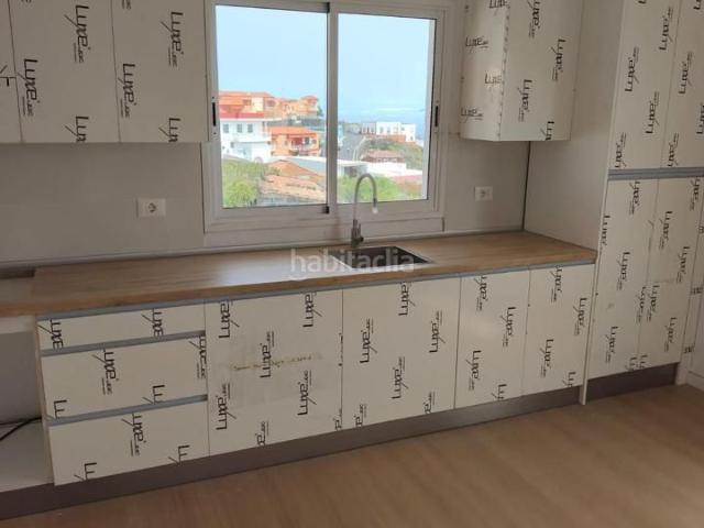 Piso en venta en Fuencaliente de la Palma. Exclusiva vivienda reformada con vistas panorámicas en La Palma. Pisos Fuencaliente de la.