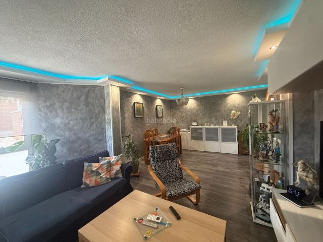 Piso en venta en Fuenlabrada, La Serna. PISO DE TRES HABITACIÓN CON PISCINA. Pisos.