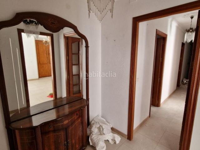Piso en venta en Fernán Núñez. PISO EN EL CENTRO PARA ENTRAR A VIVIR. Pisos Fernán.