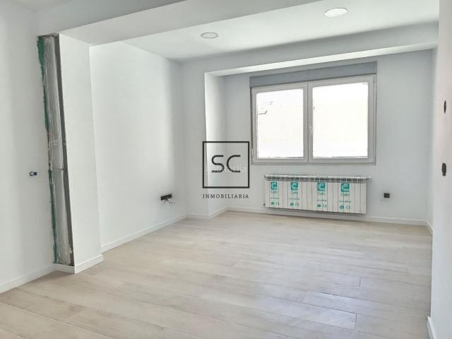 Piso en venta en Ferrol, Centro. Piso reformado con garaje y trastero en Esteiro, Ferrol. Pisos.