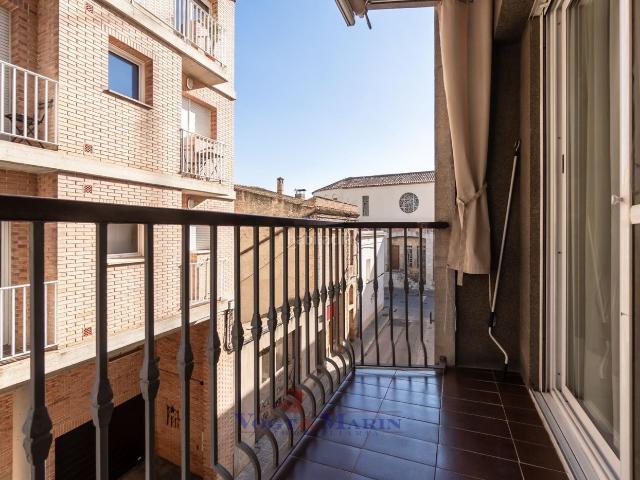 Piso en venta en Figueres, Centre. Apartamento con gran terraza y patio en Figueres. Pisos.