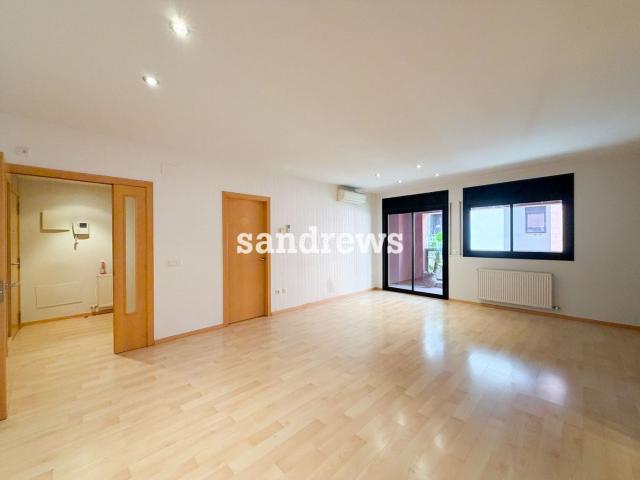 Piso en venta en Figueres, Centre. Piso en venta en Figueres con parking, trastero y terraza. Pisos.
