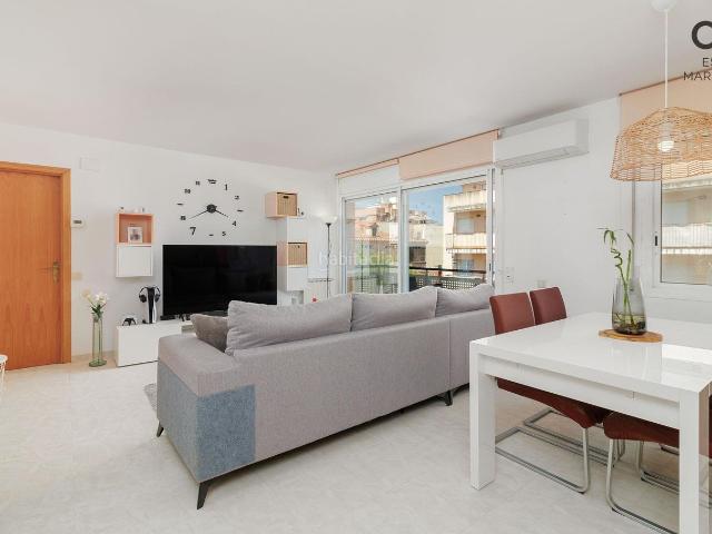 Piso en venta en Figueres, Creu de la Mà. LUZ, TRANQUILIDAD Y CALIDAD DE VIDA EL PISO QUE TE HARÁ SENTIR EN CASA DESDE EL PRIMER MOMENTO. Pisos.