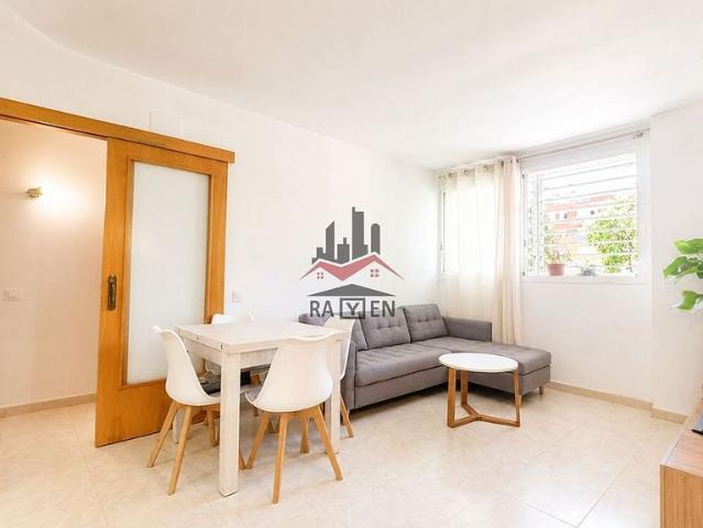 Piso en venta en calle Terrades, Figueres, de 44 m² 2 habitaciones por 124.900