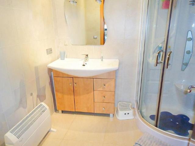 Piso en venta en calle Josep Torras I Bages, Figueres, de 78 m² 3 habitaciones por 190.000