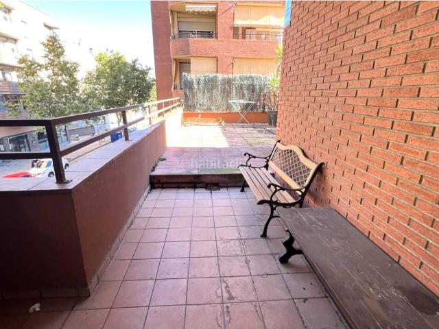 Piso en venta en Figueres, Eixample Horta Capallera. Bonito piso con terraza y piscina comunitaria en Figueres. Pisos.