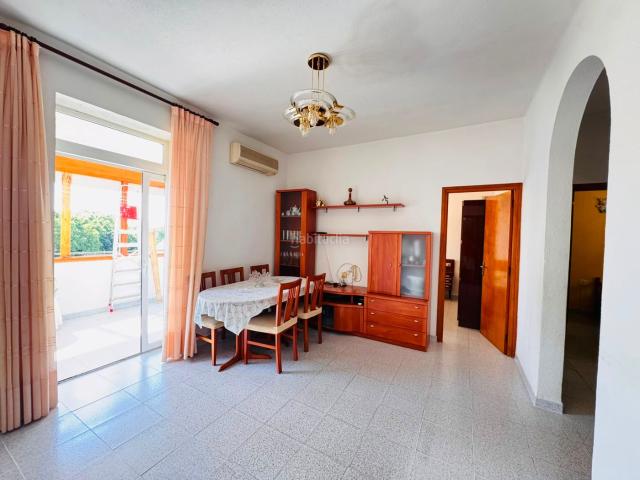 Piso en venta en Flaçà. Luminoso piso de 3 dormitorios con terraza y excelente ubicación en Flaçà. Pisos.