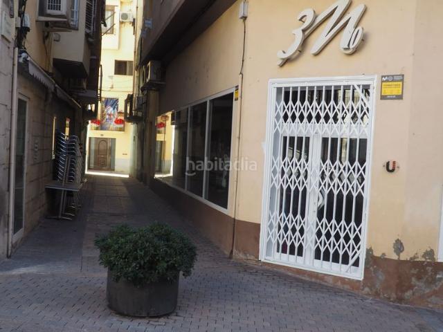 Piso en venta en Flix Costa Dorada. PISO CENTRICO SOLEADO BUEN ESTADO DE CONSERVACION A REFORMAR. Pisos.