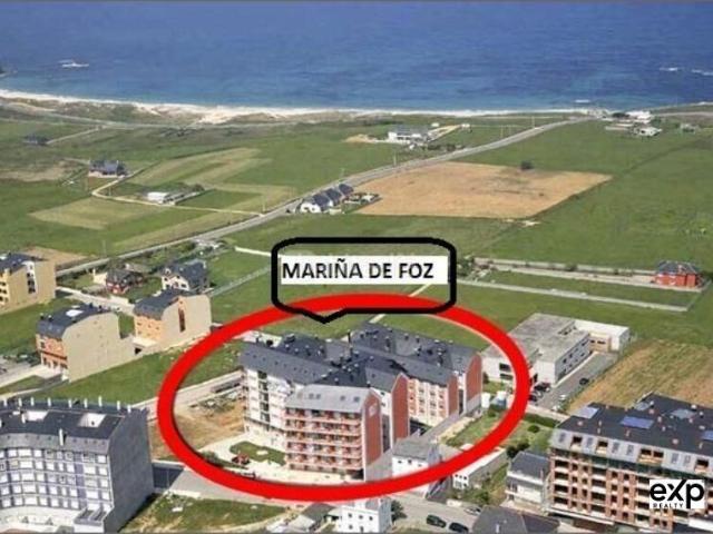 Piso en venta en Foz. Amplio apartamento con balcón, piscina, garaje y vistas al mar en Foz Lugo. Pisos.
