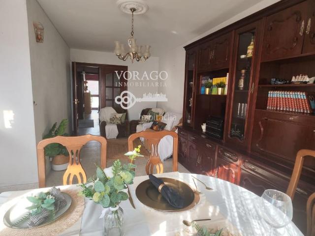 Piso en venta en Guadalajara, Constitución El Balconcillo. Piso de 3 habitaciones con terraza y trastero en zona consolidada de Guadalajara. Pisos.
