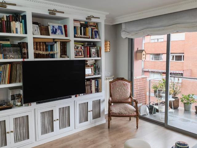 Piso en venta en Guadalajara, Los Valles Sanz Vazquez El Fuerte. Ponemos a su disposición vivienda de 2005 con reciente reforma integral MEJOR QUE NUEVA. Pisos.
