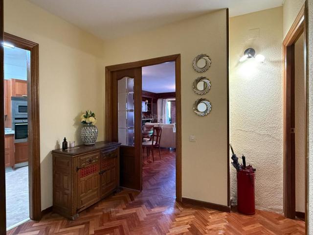 Piso en venta en Guadalajara, San Roque Concordia Adoratrices. INMOBILIARIA ARBETETA VENDE PISO DE 3 DORMITORIOS EN ZONA VIRGEN DEL AMPARO, GUADALAJARA. Pisos.