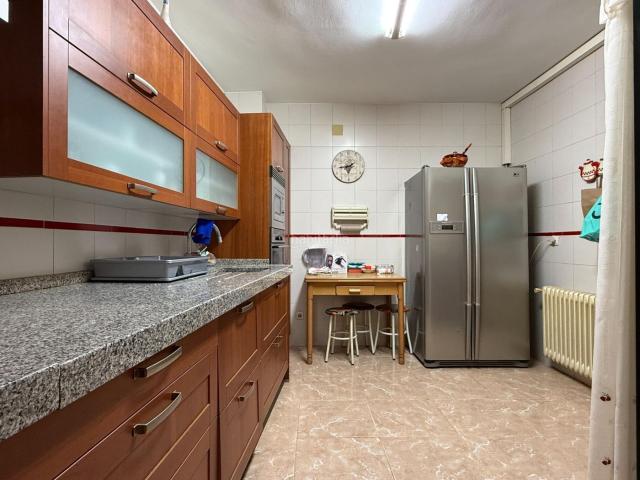 Piso en venta en Guadalajara, San Roque Concordia Adoratrices. INMOBILIARIA ARBETETA VENDE PISO DE 3 DORMITORIOS EN ZONA VIRGEN DEL AMPARO, GUADALAJARA. Pisos.