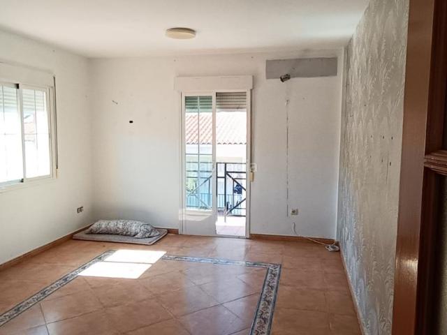 Piso en venta en Guardia de Jaén La. Piso con oportunidad de reforma en Jaén. Pisos Guardia de Jaén.