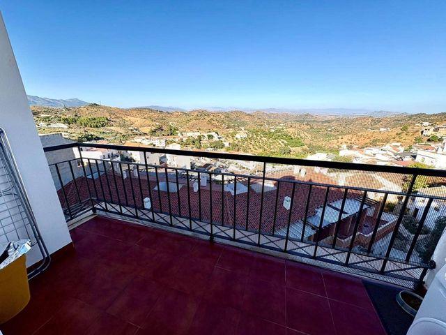 Piso en venta en Guaro, Málaga