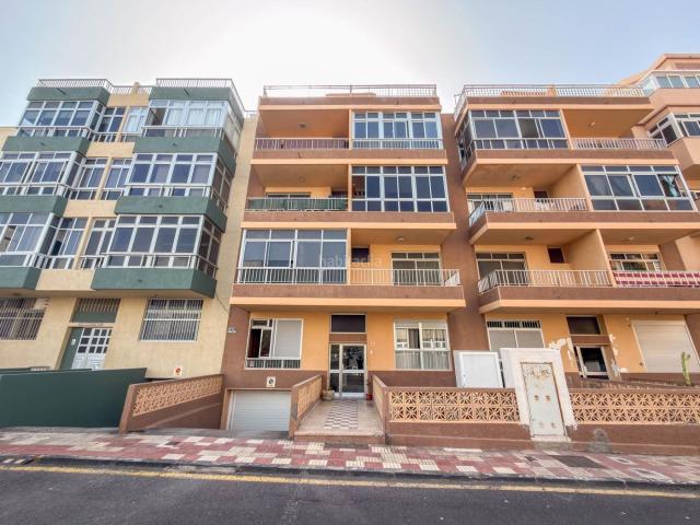 Piso en venta en Güímar, Puertito de Güímar. PISO EN VENTA EN CALLE ALMIRANTE CERVERA PUERTITO GÜIMAR. Pisos.