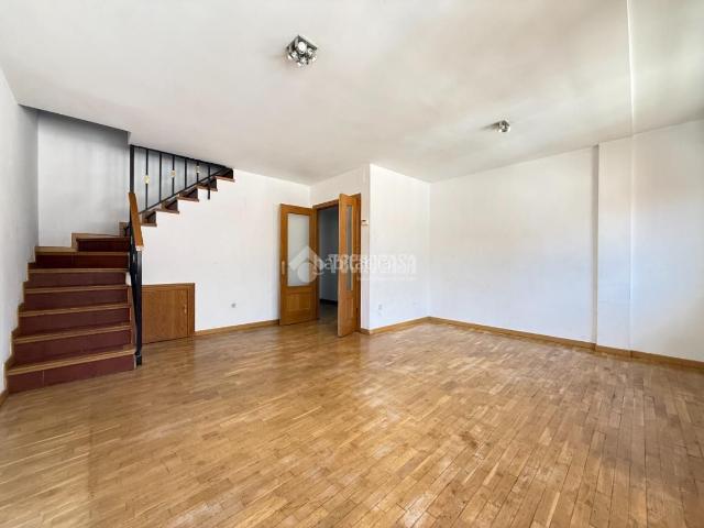 Piso en venta en Galapagar, Casa Amarilla. Piso en venta en Galapagar. Pisos.
