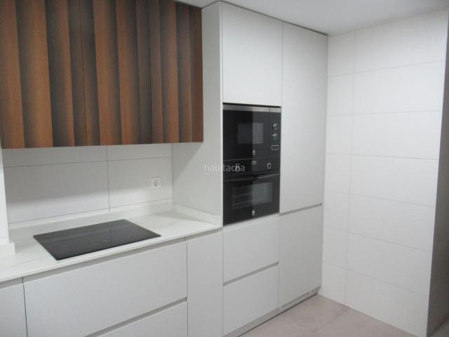 Piso en venta en Galdakao. Vivienda Con Ascensor De 3 Habitaciones Y Balcón en Zuazaurre. Pisos.