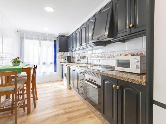 Piso en venta en Gandia, Playa de Gandía. Una vivienda excepcional junto al mar en Playa de Gandía. Pisos.