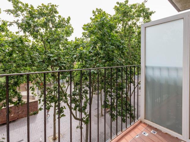 Piso en venta en Gavà, Centre Estació. Piso en Rambla de Gava de dos habitaciones. Pisos.