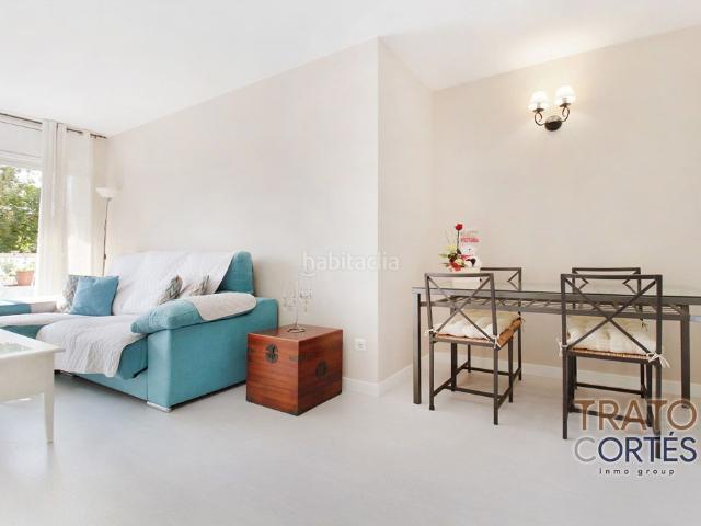 Piso en venta en Gavà, Bòbiles. Vivienda cuatro habitaciones con parquing. Pisos.