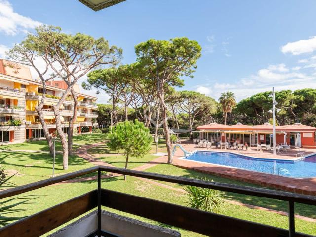 Piso en venta en Gavà, Gava Mar. Piso de 118 m con licencia turística en venta en Gavà. Pisos.