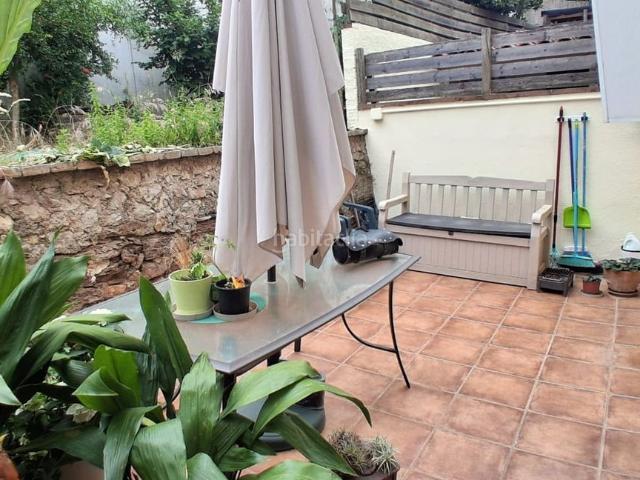 Piso en venta en Gelida. Planta Baixa amb pati de 110m2. 3 habitacions exteriors. Reformat. Pisos.