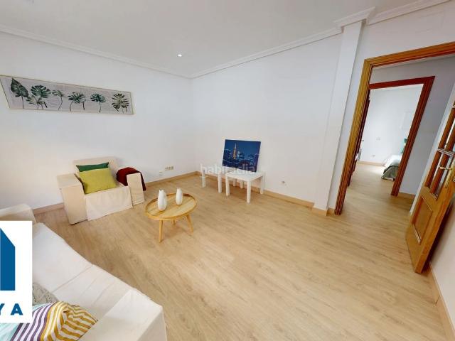 Piso en venta en Getafe, Centro. MAYA Consulting vende este acogedor piso en el centro de GETAFE, un lugar que rápidamente se convertirá en tu rincón de descanso y. Pisos.