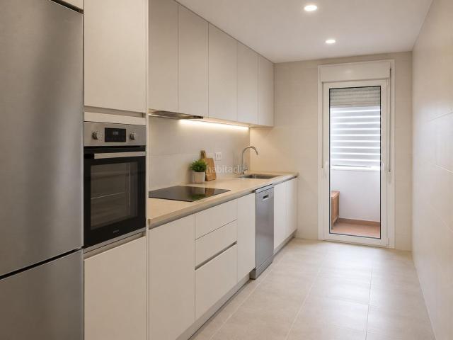 Piso en venta en Getafe, San Isidro. Propiedad a estrenar con 2 habitaciones, 2 baños y parking. Pisos.