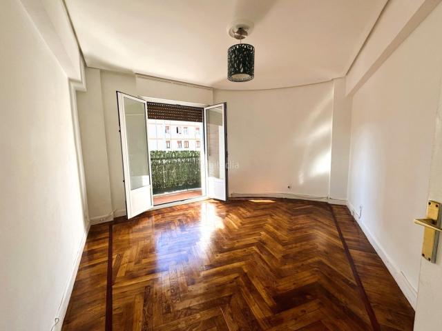 Piso en venta en Leioa, Artatza Pinueta Pinosolo. Piso muy céntrico en Romo. Getxo. Junto a todos los servicios. Luminoso y con terraza. Muy bien comunicado. Pisos.