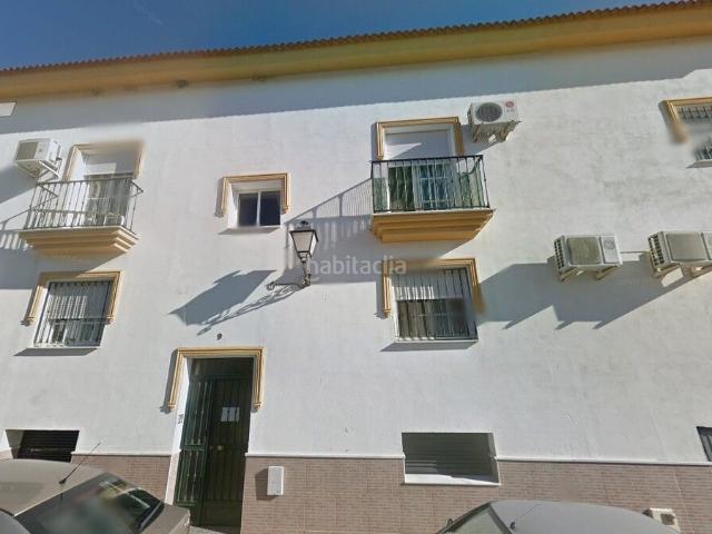 Piso en venta en Gibraleón. DESCRIPCIÓN Vivienda de protección pública ubicada en Calle Trigueros, nº 9, Planta 1ª, en el municipio de Gibraleón Huelva. Edifi. Pisos.