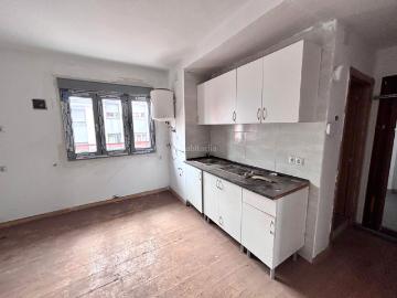 Piso en venta en Gijón, Jove. PORTUARIOS. PROCEDENTE DE EMBARGO EN MUY BUEN ESTADO PRECIO SUJETO A PERIODO DE SUBASTILLA DURANTE EL PRIMER MES.. Pisos.