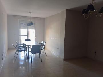 Piso en venta en Gines. Piso en venta en Pueblo, 4 dormitorios. Pisos.