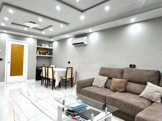 Piso en venta en Girona, Can Gibert del Pla. Una vivienda amplia, moderna, completamente reformada y lista para entrar a vivir. Pisos.