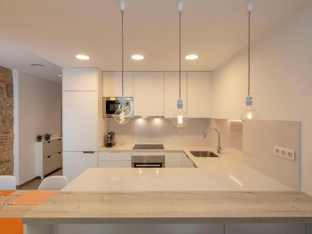 Piso en venta en Girona, Centre Barri Vell. Apartamento en el Barri Vell, Girona con licencia turística. Pisos.