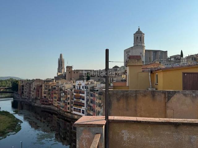Piso en venta en Girona, Centre Barri Vell. Piso para rehabilitar en el centro del Barri Vell de Girona con vistas al río. Pisos.