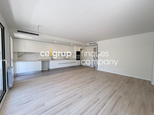 Piso en venta en Girona, Domeny. Piso de obra nueva acabada en planta tipo con terraza y piscina en Domeny. Pisos.