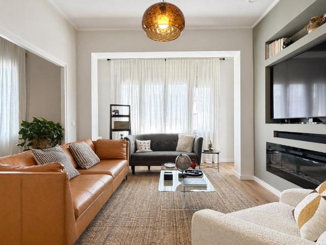 Piso en venta en Girona, Eixample Nord. Exclusivo piso reformado de 5 habitaciones con gran luminosidad y vistas abiertas en el centro de Girona. Pisos.