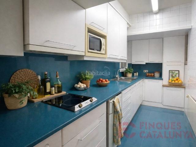 Piso en venta en Girona, Eixample Nord. Pis molt lluminós de 110 m a Eixample Nord, ubicació privilegiada al centre de Girona. Pisos.