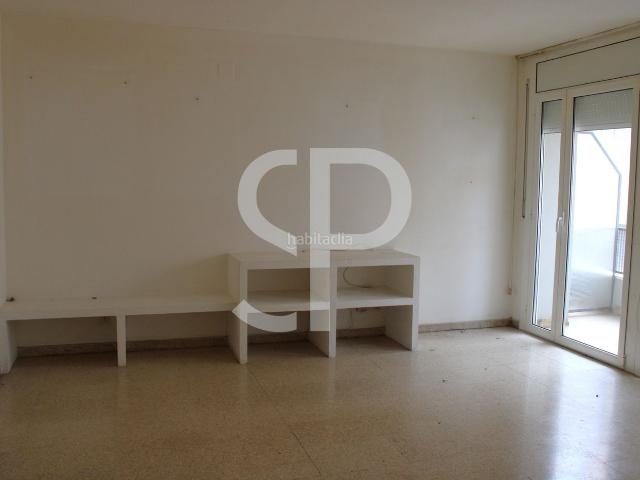 Piso en venta en Girona, Eixample Nord. PIS PER REFORMAR AL CENTRE DE GIRONA AMB ASCENSOR. Pisos.