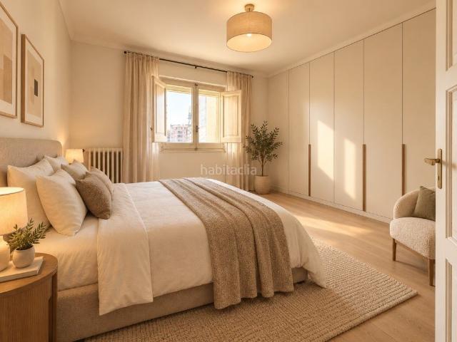 Piso en venta en Girona, Eixample Nord. PISO DE GRAN FORMATO PARA CREAR UNA VIVIENDA ÚNICA JUNTO AL BARRI VELL. Pisos.