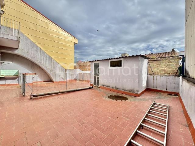 Piso en venta en Girona, Eixample Sud Migdia. LUMINOSO PISO CON TERRAZA EN ZONA MIGDIA. Pisos.