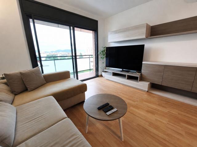 Piso en venta en Girona, Eixample Sud Migdia. Pis ampli i lluminós a lEixample Sud Piso amplio y luminoso en el Eixample Sur. Pisos.