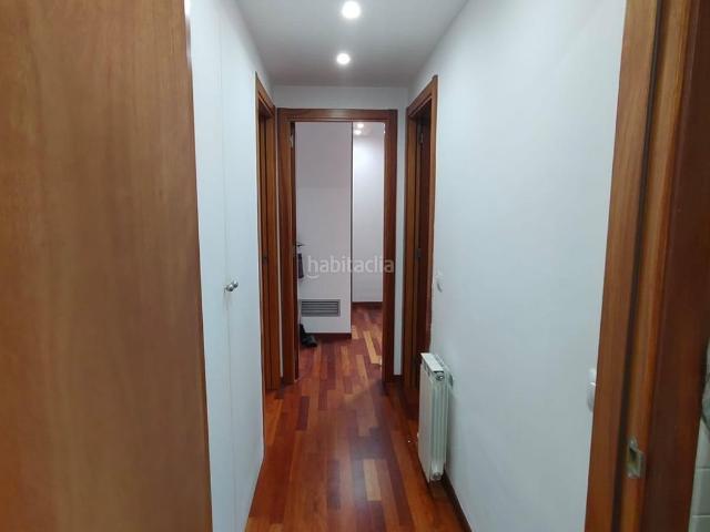 Piso en venta en Girona, Eixample Sud Migdia. Piso luminoso en la avenida Pericot con plaza de aparcamiento. Pisos.