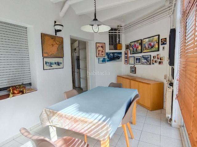 Piso en venta en Girona, La Devesa. Amplio piso de 120 m² en la exclusiva zona de la Devesa de Girona, a solo 2 minutos de la estación de tren y AVE. Pisos.
