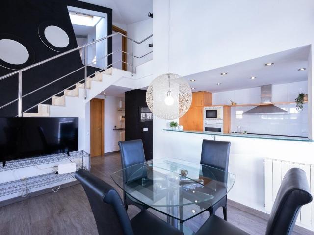 Piso en venta en Girona, La Devesa. àtic amb piscina comunitaria. Pisos.